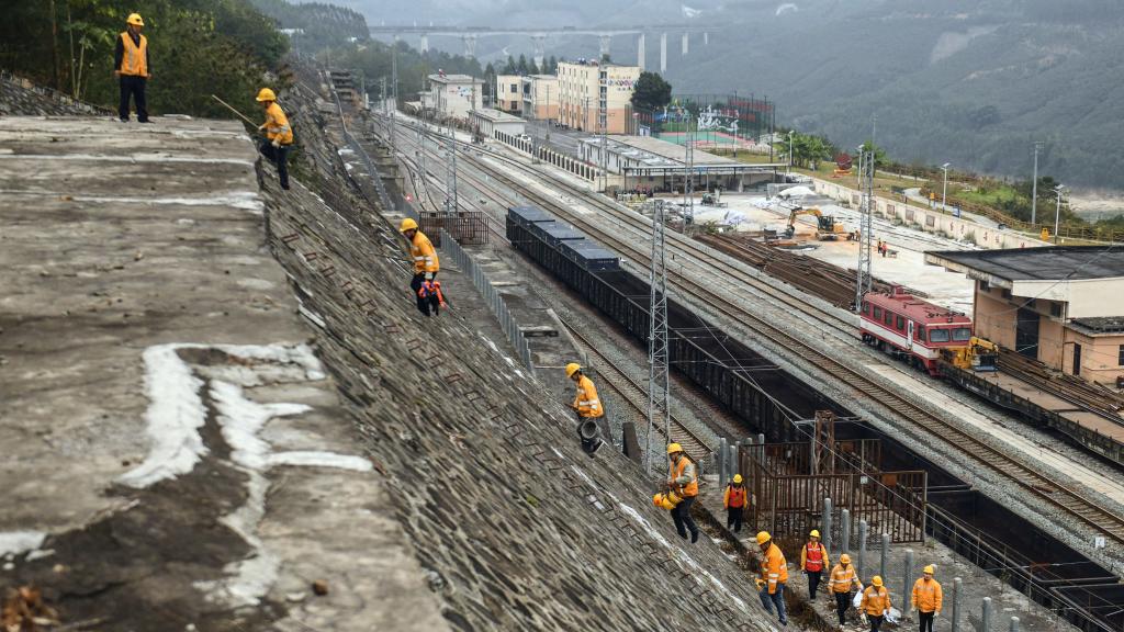 新春走基层 | 深山里的青春“守