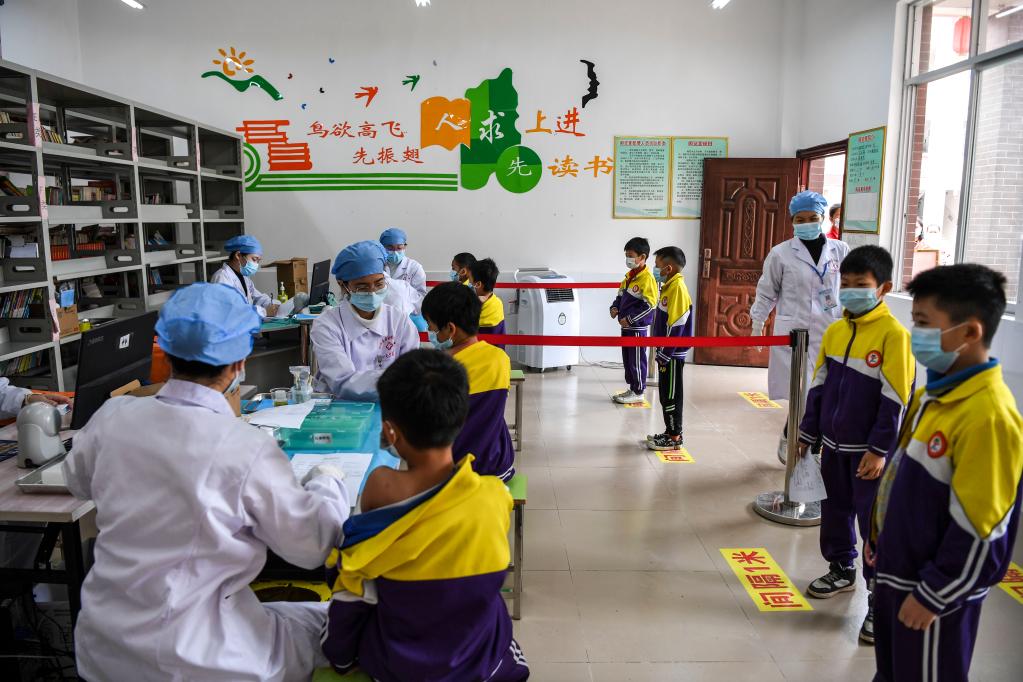 广西兴业：持续推进偏远乡村地区3至11岁人群新冠疫苗接种