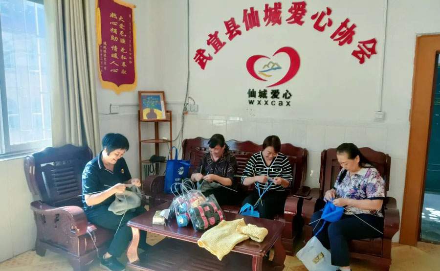 为爱编织 传递温暖