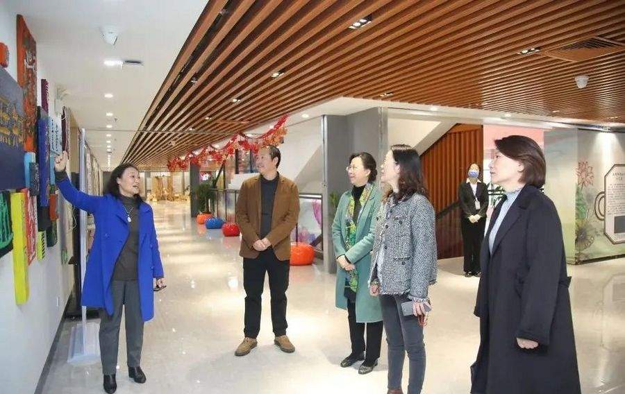 胡晶波到广西妇女儿童活动中心调研